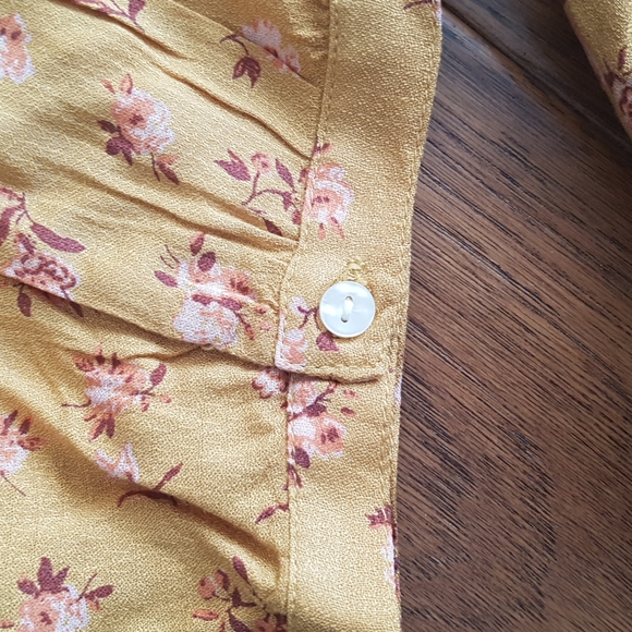 Lucky Brand Floral Peplum Faux Wrap Top Size L - Picture 4 of 16